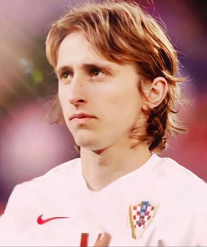 法尔克：拜仁对于帕续约越来越有信心，金钱并非关键因素